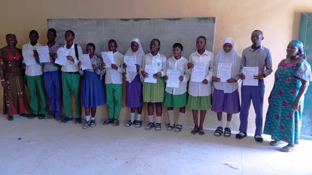 Tundun wada student class picture